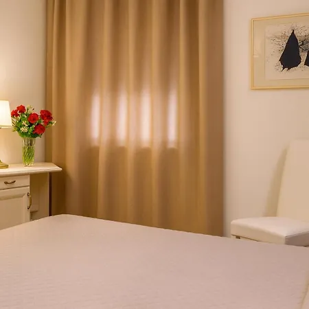 Ariston Hotel 2*